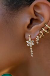 How-to-Stack-Earrings-with-Multiple-Piercings